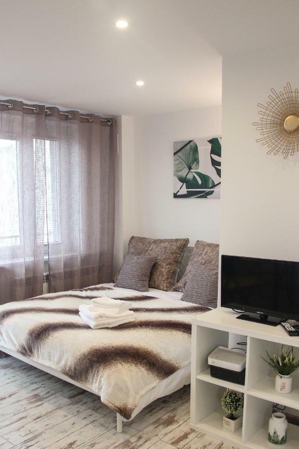 Sunny City Center Apartment Varşovia Exterior foto