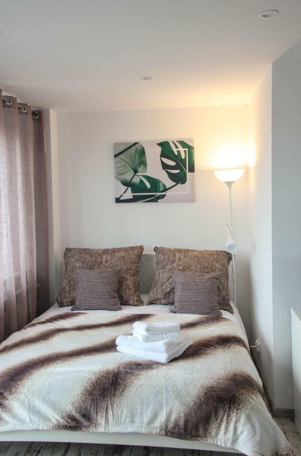 Sunny City Center Apartment Varşovia Exterior foto